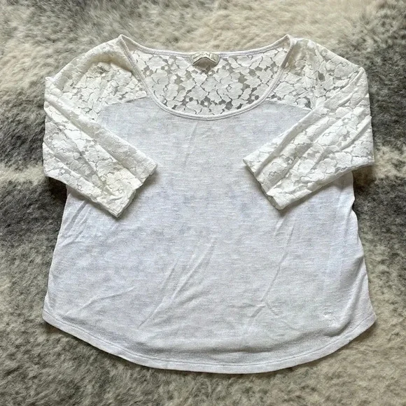 🔥4/$20 Abercrombie & Fitch Lace  Top​ - Picture 2 of 15